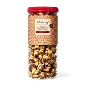 lot 6762 image: Christmas Peanut Butter Popcorn Caramel Corn Clusters - 12oz - Favorite Day