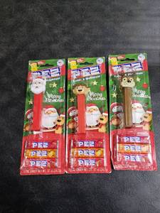 lot 6776 image: 3pk PEZ Diapensers and Candy
