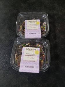 lot 7036 image: 2pk Favorite Day Bakery Milk Chocolate Graham Crackers