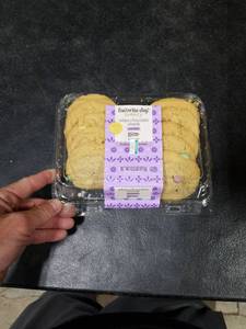 lot 7493 image: Favorite Day Bakery White Chocolate Chunk Cookies