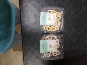 lot 7675 image: 2pk Favorite Day Bakery Dipped Pretzels