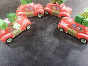 lot 8158 image: 4pk M&S Christmas Car Tin with Assorted Fruit Jelly Candy