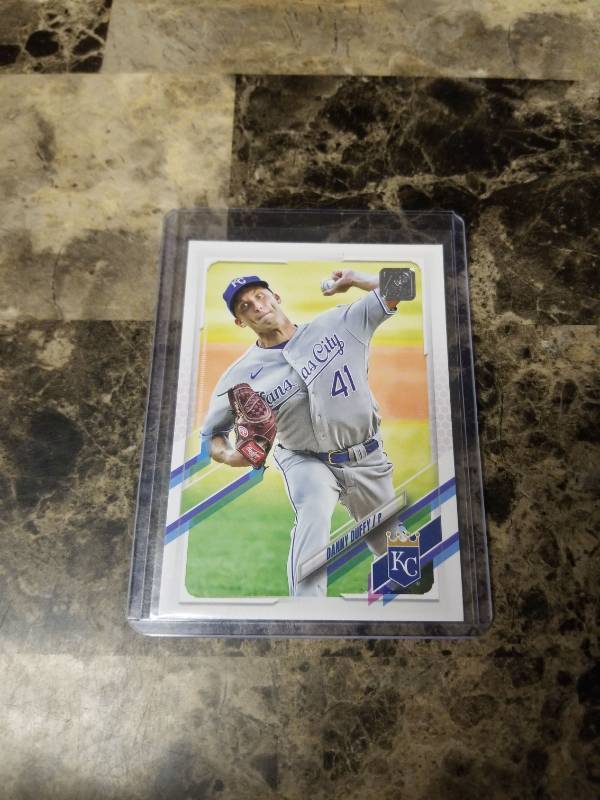 lot 732 image: 2021 Topps Danny Duffy Kansas City Royals Baseball Card