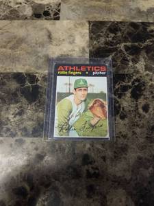 lot 800 image: 1971 Topps Rollie Fingers Oakland Athletics Baseball Card