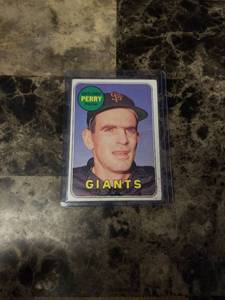 lot 801 image: 1969 Topps Gaylord Perry San Francisco Giants Baseball Card