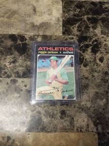 lot 802 image: 1971 Topps Reggie Jackson Oakland Athletics Baseball Card