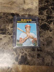 lot 806 image: 1971 Topps Johnny Bench Cincinnati Reds Baseball Card