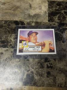 lot 824 image: 1952 Topps Reprint Series Johnny Mize New York Yankees Baseball Card
