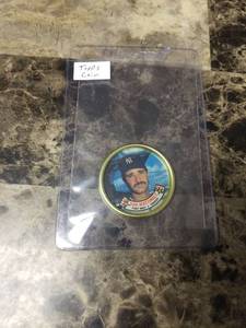 lot 840 image: 1988 Topps Don Mattingly New York Yankees Baseball Coin
