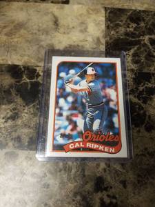 lot 863 image: 1989 Topps Cal Ripken Jr. Baltimore Orioles Baseball Card