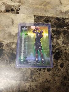 lot 873 image: 2001 Upper Deck Kevin Garnett Minnesota Timberwolves Basketball Card