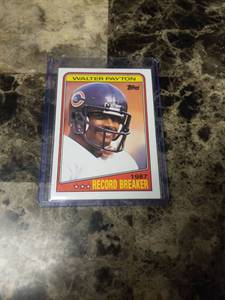 lot 877 image: 1988 Topps Walter Payton Chicago Bears Football Card