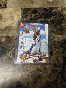 lot 886 image: 2000 Fleer Skybox Ultra Vince Carter Toronto Raptors Basketball Card