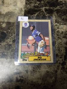 lot 895 image: 1987 Topps Future Stars Bo Jackson Kansas City Royals Rookie Baseball Card