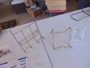 lot 4722 image: 3 Wire Book Holders