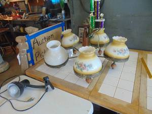 lot 4726 image: Light Fixture - Mixed Globes
