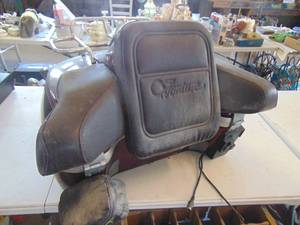 lot 4739 image: Yamaha Venture Royale Tunck with Seat Back