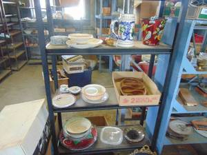 lot 4747 image: Grey Metal Shelf and Contents