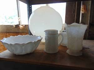 lot 4758 image: Selection of Milk Glass