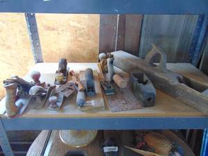 lot 4760 image: Large Selection of Wood Planes and parts