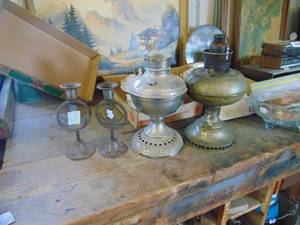 lot 4655 image: 2 Oil lamps and 2 Candle Holders