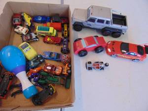 lot 4689 image: Selection of Die Cast Cars
