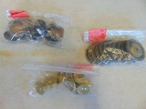 lot 4699 image: Selection of Brass Drawer Pulls
