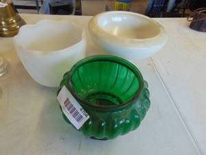lot 4704 image: Selection of 3 Planters