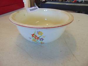 lot 4669 image: 8 Kitchen Kraft Mixing Bowl