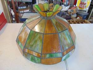 lot 4762 image: Large Stained Glass styled  Lamp -