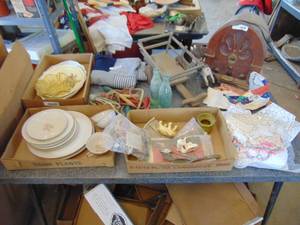 lot 4765 image: Contents of Table Top