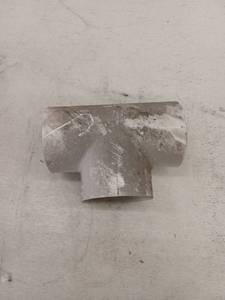 lot 13908 image: 4 Inch PVC Tee, 10 Pieces