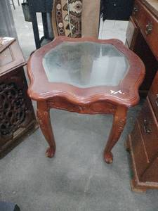 lot 20985 image: Rococo style mahogany glass top lamp table