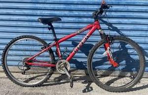 lot 20659 image: Trek 4300 mountain bike