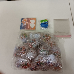 lot 7393 image: Squishy Toy Valentines Kit