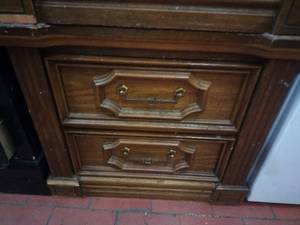 lot 52871 image: Thomasville Solid Wood nightstand