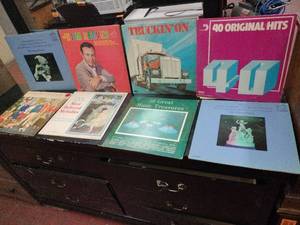 lot 52872 image: Lot of Miscellaneous Vintage Vinyl Records