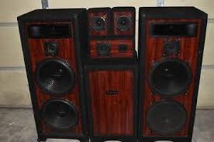 lot 52830 image: Welton Pro Studio Tall speaker