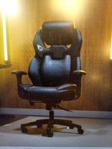 lot 1017 image: DPS Encode 3D Insight Gaming Chair - Retail $395
