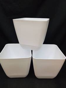 lot 1108 image: Set of 3 -Square Indoor Outdoor Planter Pot White 6x6 - Room Essentials - Retail $9