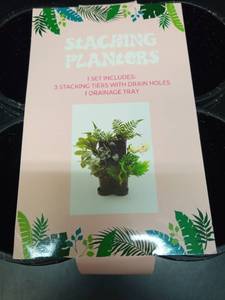 lot 1143 image: Stacking Planters Set with Drainage Tray - Retail $15