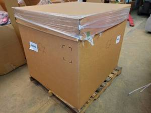 lot 1004 image: Odds and Ends Pallet, hundreds of items in the pallet,47 x 39 x 38 (40.3 Cubic Foot)