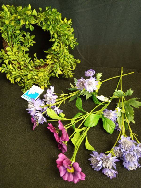 lot 2046 image: Spring Wreath with Mixed Artificial Flowers - Retail $35
