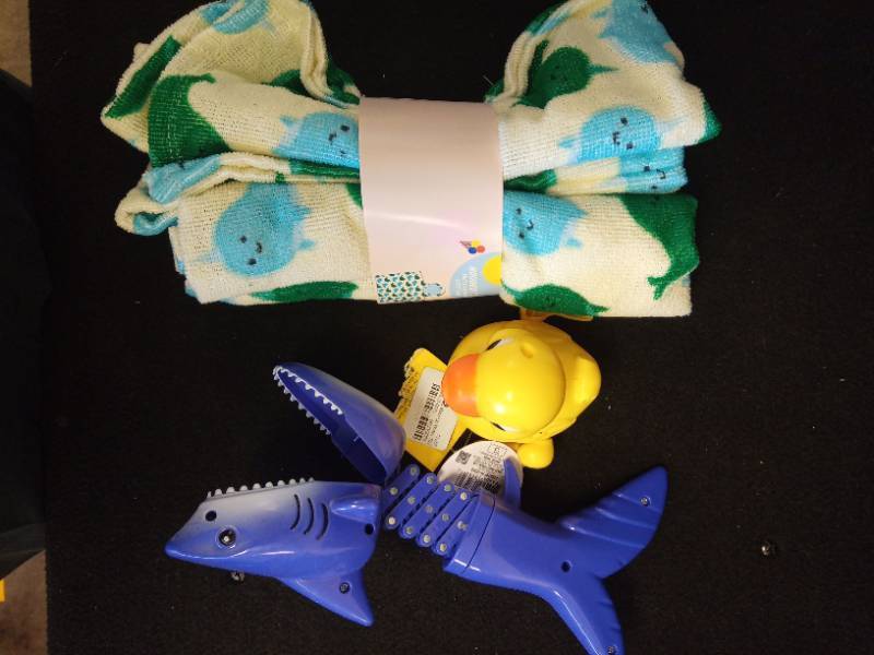 lot 2069 image: Water Time fun  Wind-Up Swimming Duck Bath Toy A Shark and a Size 3T Hooded Bath Towel - Retail $5