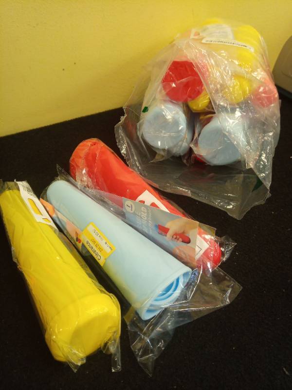 lot 2107 image: 13 Silicone Ice Pop Molds,Popsicle Maker Molds,3 Colors,Set of 13