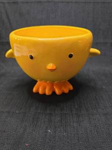 lot 3734 image: Hallmark Yellow Duck Ceramic Bowl with Handles