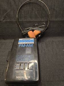 lot 5059 image: Magnavox FMAM Portable Radio with Graphic Equalizer and Headphones