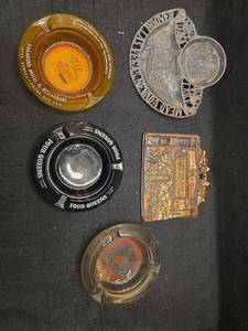 lot 5090 image: Glass Hotel and Restaurant Ashtrays Collection