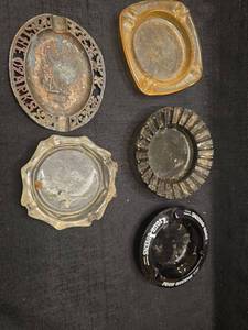 lot 5091 image: Glass Ashtrays Collection Set of 5