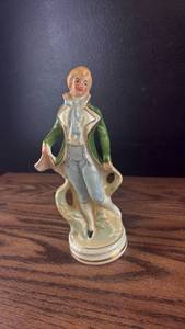 lot 40579 image: Porcelain Gentleman Figurine in Green Coat